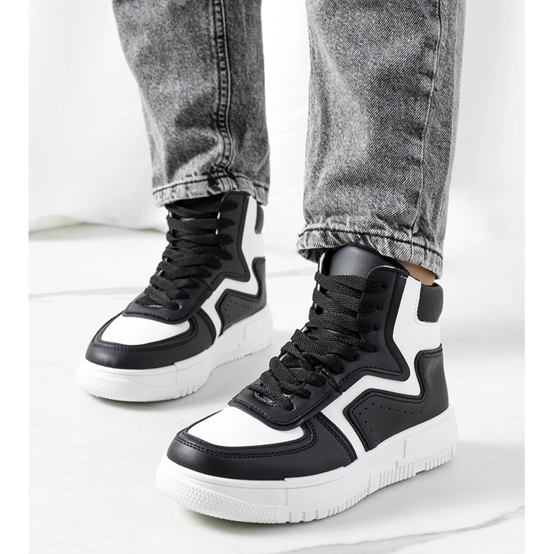 Czarne sneakersy za kostkę Roseda 1