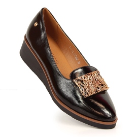 Półbuty lakierowane na koturnie wsuwane czarne Potocki 1