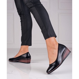 Czarne czółenka na koturnie W. Potocki 1