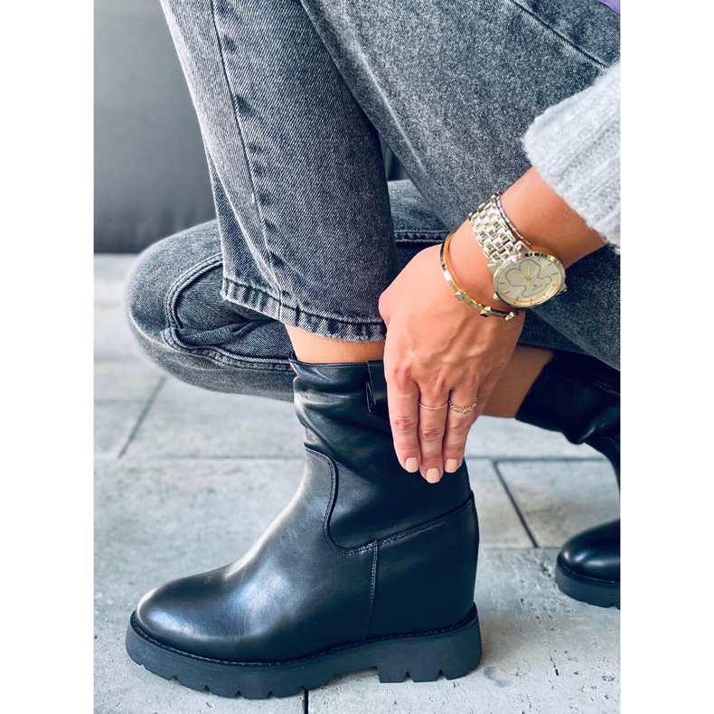 Botki na ukrytym koturnie Luanda Black czarne 1