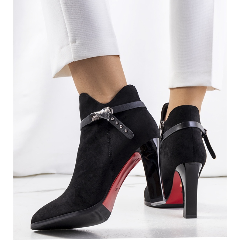 Czarne botki na obcasie Deshi 2