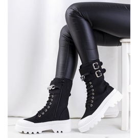 Czarne trampki z łańcuchem Taus 1