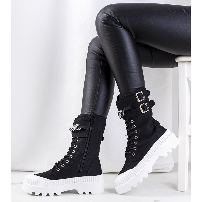 Czarne trampki z łańcuchem Taus 1