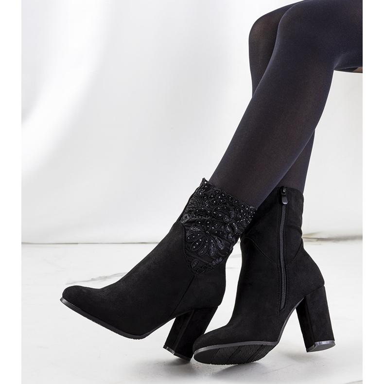 Czarne botki na obcasie Onryx 2