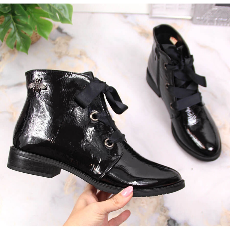 M. DASZYŃSKI Lakierowane botki damskie ocieplane czarne Daszyński SAN5A 1