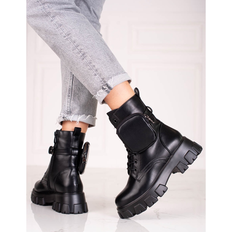 Czarne sznurowane workery damskie z torebką 1