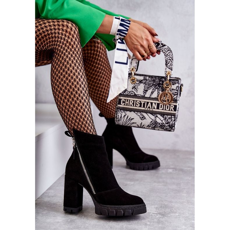 Modne Zamszowe Botki Na Obcasie Laura Messi 2509 Czarne 2