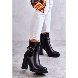 FE1 Skórzane Botki Na Słupku Z Ozdobnym Paskiem Czarne Maresol 1