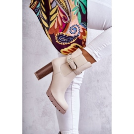 FE1 Skórzane Botki Na Słupku Z Ozdobnym Paskiem Beżowe Maresol beżowy 2