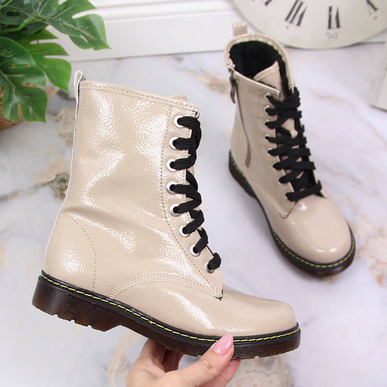 Botki dziewczęce lakierowane ocieplane beżowe Kornecki 6017 beżowy 1