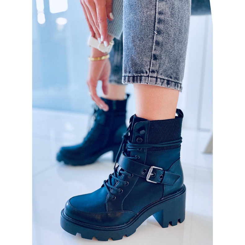 Botki na obcasie sznurowane Brooks Black czarne 2