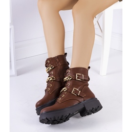 Brązowe traperki z łańcuchami Corinna 1