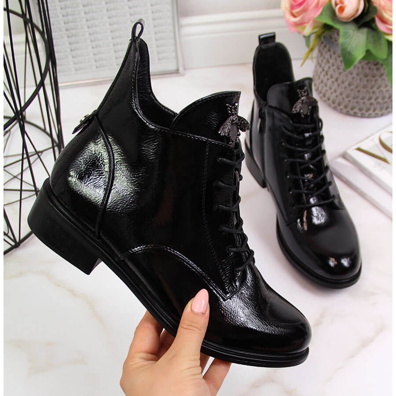 Botki damskie ocieplane lakierowane czarne Filippo 2