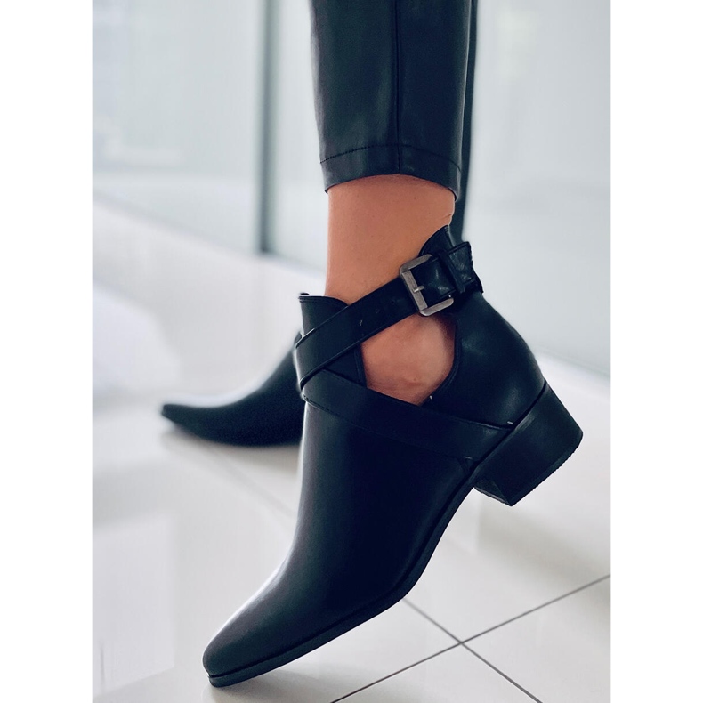 PA1 Botki cut out Hewitt Black czarne 1
