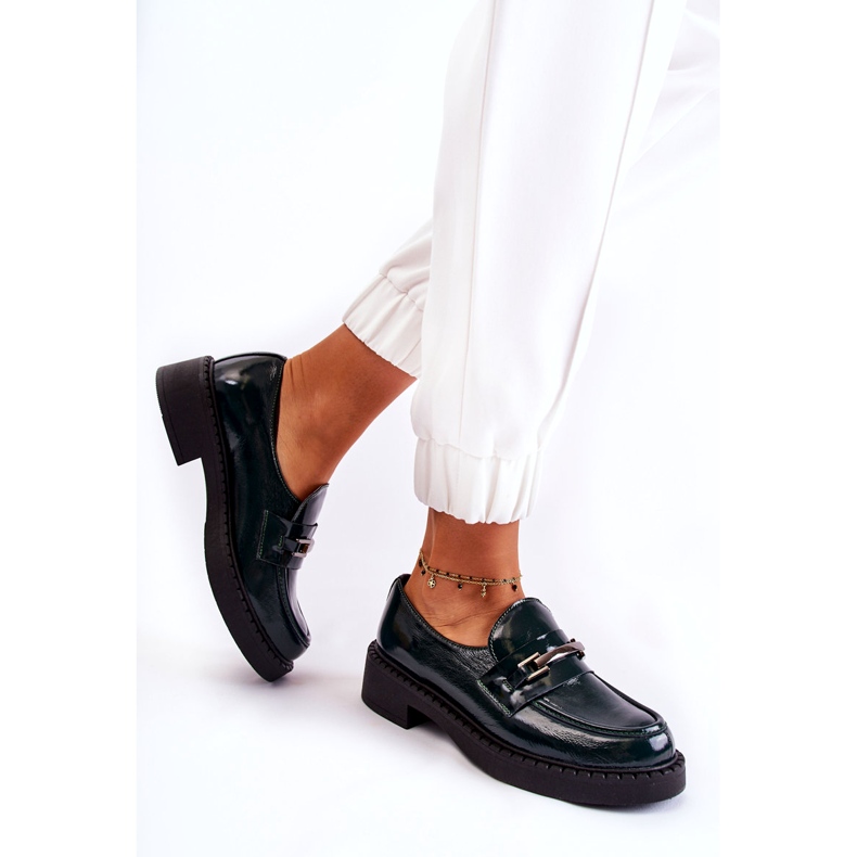 Lemar Skórzane półbuty damskie lakierowane ze srebrną ozdobą zielone 2