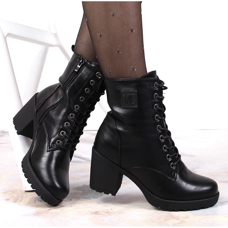 T.Sokolski Botki na słupku sznurowane i na suwak ocieplane Jezzi czarne 1