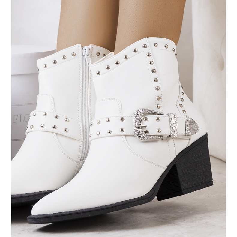 PA1 Białe botki typu kowbojki Zoila 1