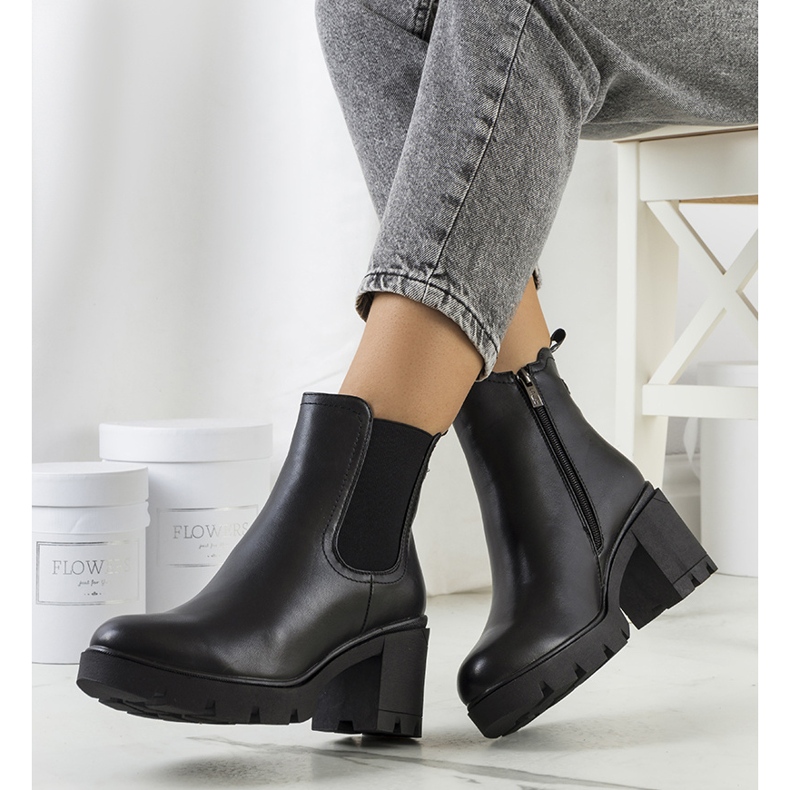 PA1 Czarne botki na obcasie Selima 1