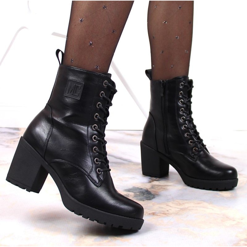 Botki na słupku sznurowane i na suwak ocieplane Jezzi W JEZ140E czarne 2