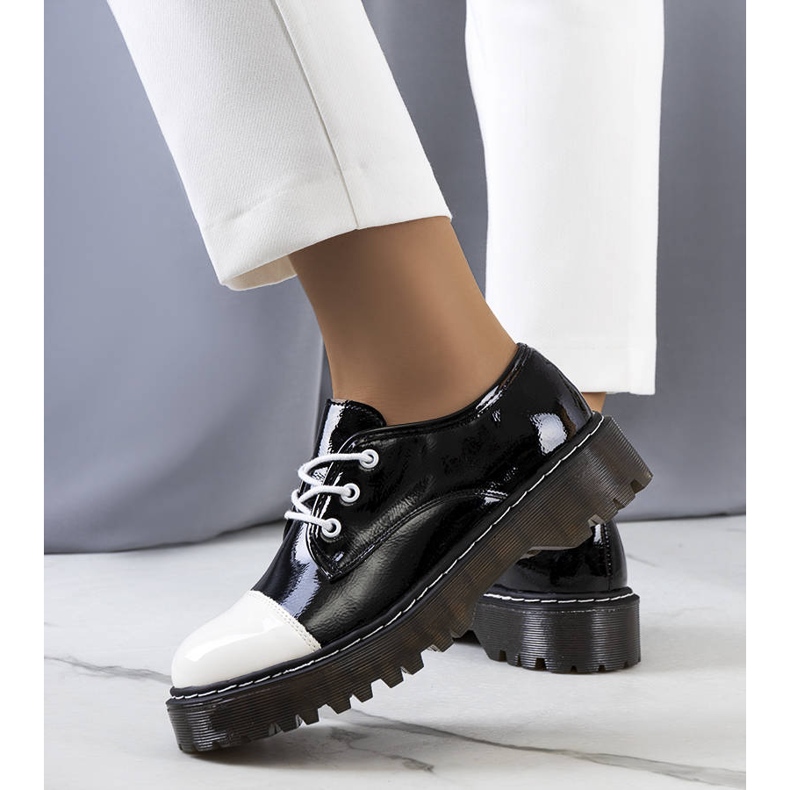 PA1 Czarne lakierowane półbuty Cardin białe 2