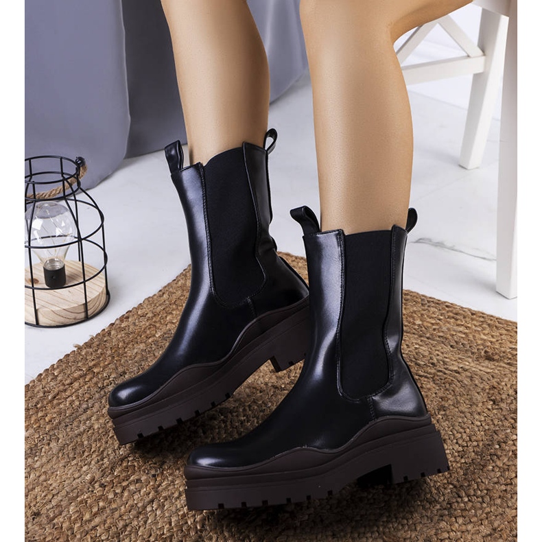 BM Czarne botki na brązowej podeszwie Jadiel 2