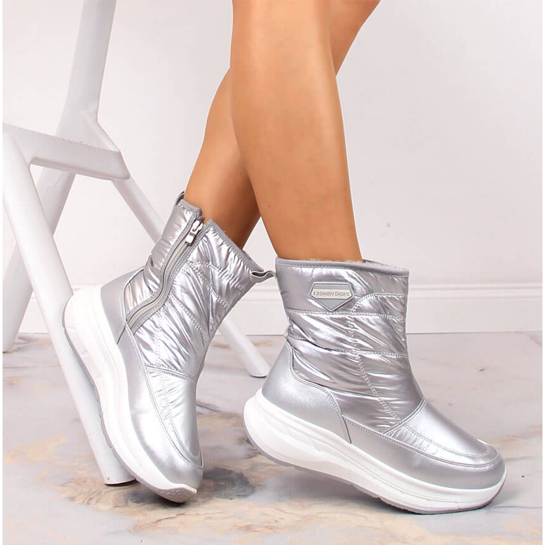 Śniegowce damskie sportowe na suwak ocieplane srebrne Filippo srebrny 1