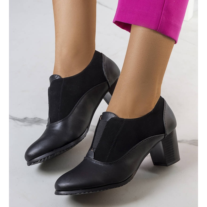 BM Czarne półbuty na słupku Corder 1