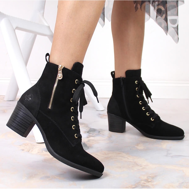 Skórzane zamszowe botki na słupku ocieplane czarne Rieker Y2022-00 2