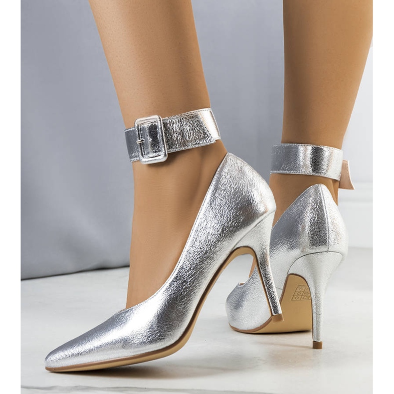 PA1 Srebrne metaliczne szpilki Janin srebrny 1