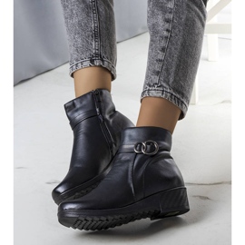 PA1 Czarne ocieplane botki na koturnie Yareli 1
