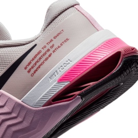 Buty Nike Metcon 8 W DO9327-600 różowe 7