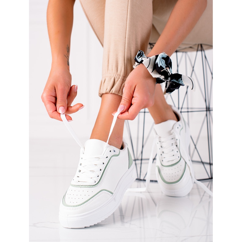 SHELOVET Sneakersy Z Zieloną Wstawką białe zielone 1