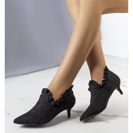 Czarne czółenka z cholewką Gavri 2