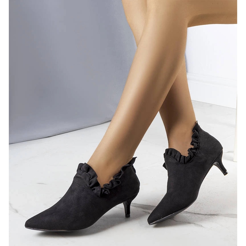 Czarne czółenka z cholewką Gavri 2