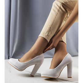 BM Szare czółenka na słupku Fardi 1