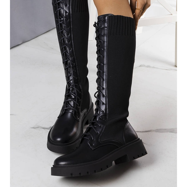 BM Czarne wiązane kozaki Monren 2