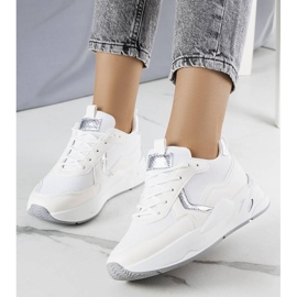 BM Białe sneakersy ze srebrnymi wstawkami Doris 1