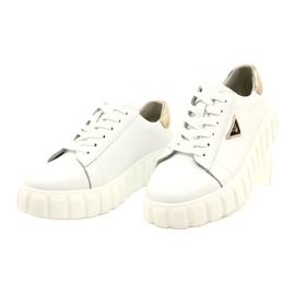 Skórzane sneakersy wiązane Filippo DP4138 białe złoty 3
