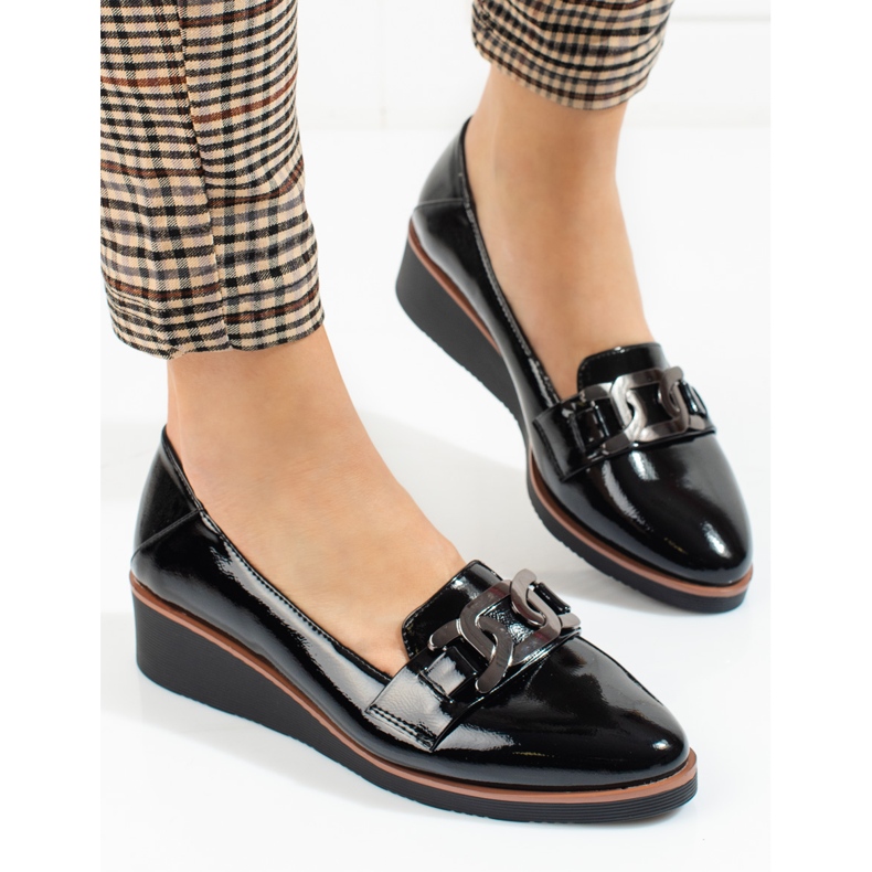 W. Potocki Lakierowane półbuty damskie na niskiej koturnie Potocki czarne 2