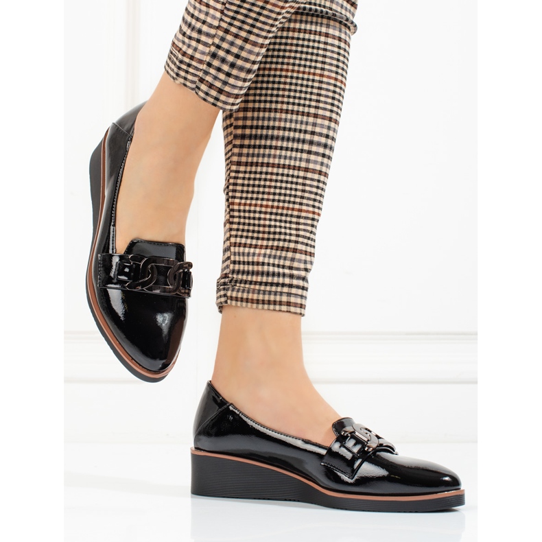 W. Potocki Lakierowane półbuty damskie na niskiej koturnie Potocki czarne 1