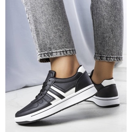 BM Czarne sneakersy z białymi wstawkami Olympia 1