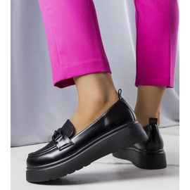 Czarne lordsy zdobione na koturnie Gagnon 1