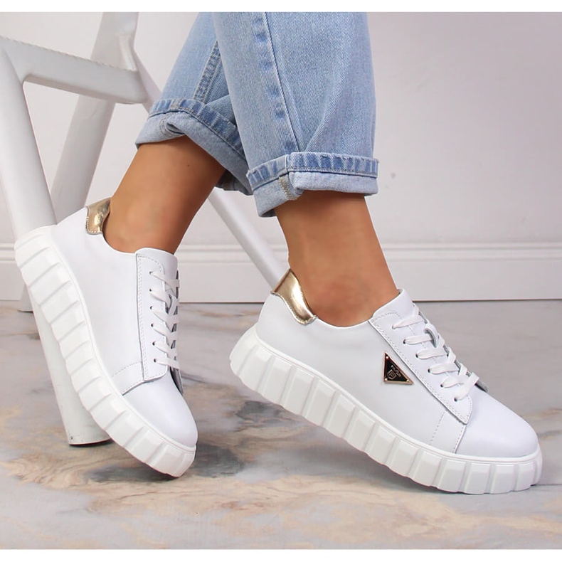 Skórzane półbuty damskie na platformie białe Filippo DP4138/23 1