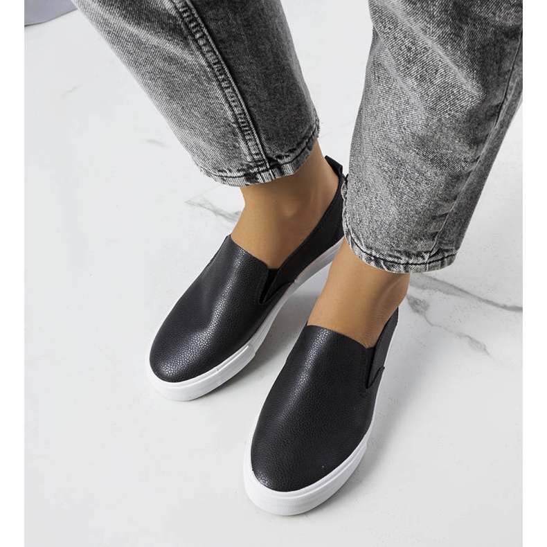 PA1 Czarne tenisówki z eko-skóry Shelia 1