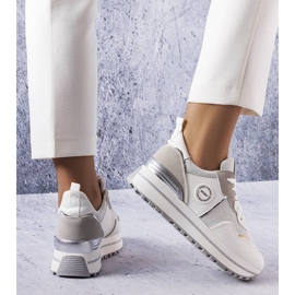 BM Białe sneakersy z brokatowymi wstawlami Léves 1