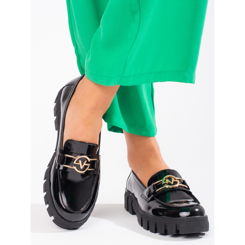 Loafersy lakierowane na platformie damskie Vinceza czarne 1
