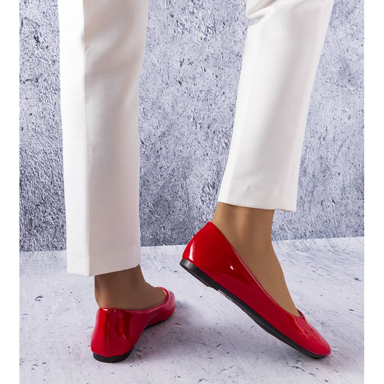 BM Czerwone klasyczne balerinki lakierowane Méthot 1