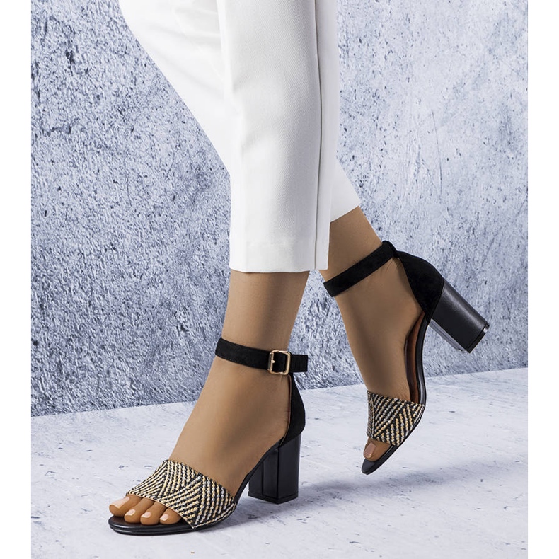 BM Czarne sandały na słupku Patience 1