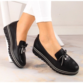 Półbuty damskie na platformie ażurowe czarne Jezzi RMR2268-2 1