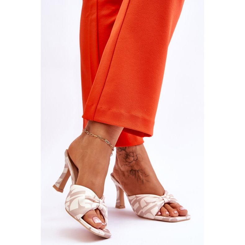 Modne Klapki Na Obcasie W Print Beżowe Floria beżowy 2